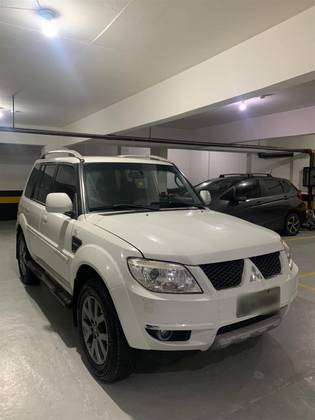 MITSUBISHI PAJERO TR4 2.0 4X2 16V 140CV FLEX 4P MANUAL